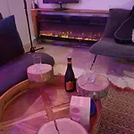 Lägenhet Boheme Dans Le 5e *
